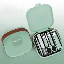 8 in 1 Manicure Kit Set. 8 in 1 Nail Clipper Set, ৮ পিসের নখ কাটার এবং মেকআপ বক্স সেট 3